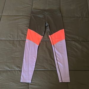 VIRUS leggings